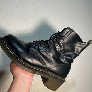1460 Dr. Marten Leather Boots